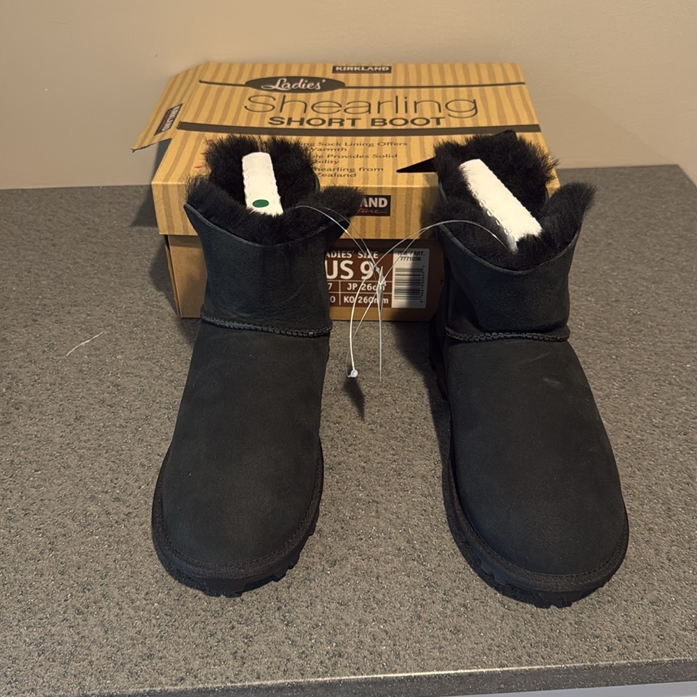 NEW! WOMENS KIRKLAND SIGNATURE GENUINE SHEEPSKIN SHEARLING